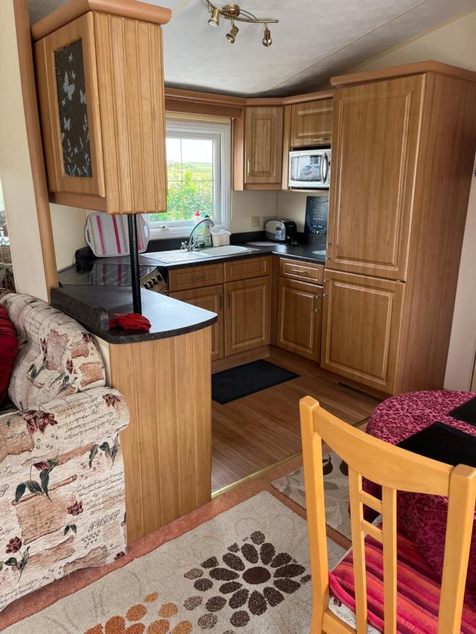 Seaside Chalet Villa Quilty Bagian luar foto