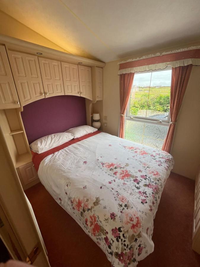 Seaside Chalet Villa Quilty Bagian luar foto